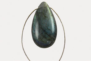 Gemstone pendant threaded onto wire